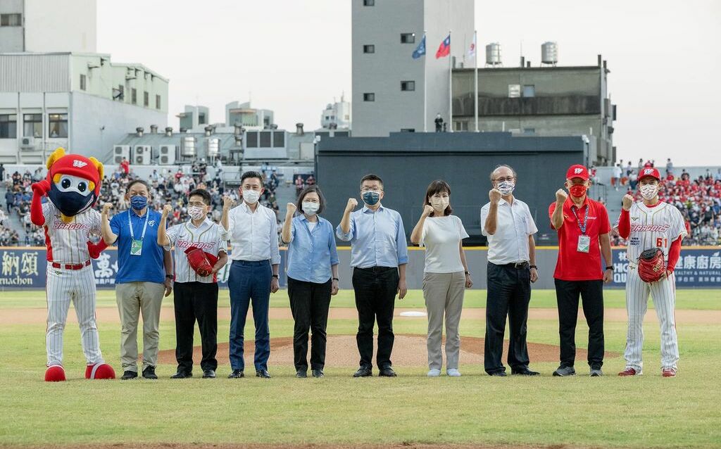 新竹棒球場爭議驚動MLB官方 悍創：提早到8月來場勘經典賽熱身場地 |