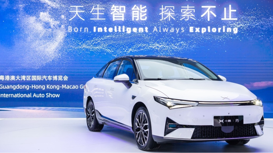 「瞇瞇眼」被智能車判定「開車睡著了」 車主 : 眼睛小就不配使用 NGP？
