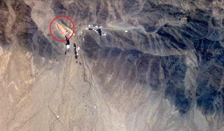 新疆羅布泊地區，被發現有掩蓋的建築痕跡，專家認為是新建的核試驗設施。   圖 : 翻攝自Planet Labs PBC