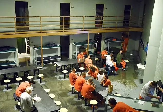 美監獄離譜性醜聞曝光！獄警3萬塊賣出牢房鑰匙 28女囚遭男囚性侵毆打