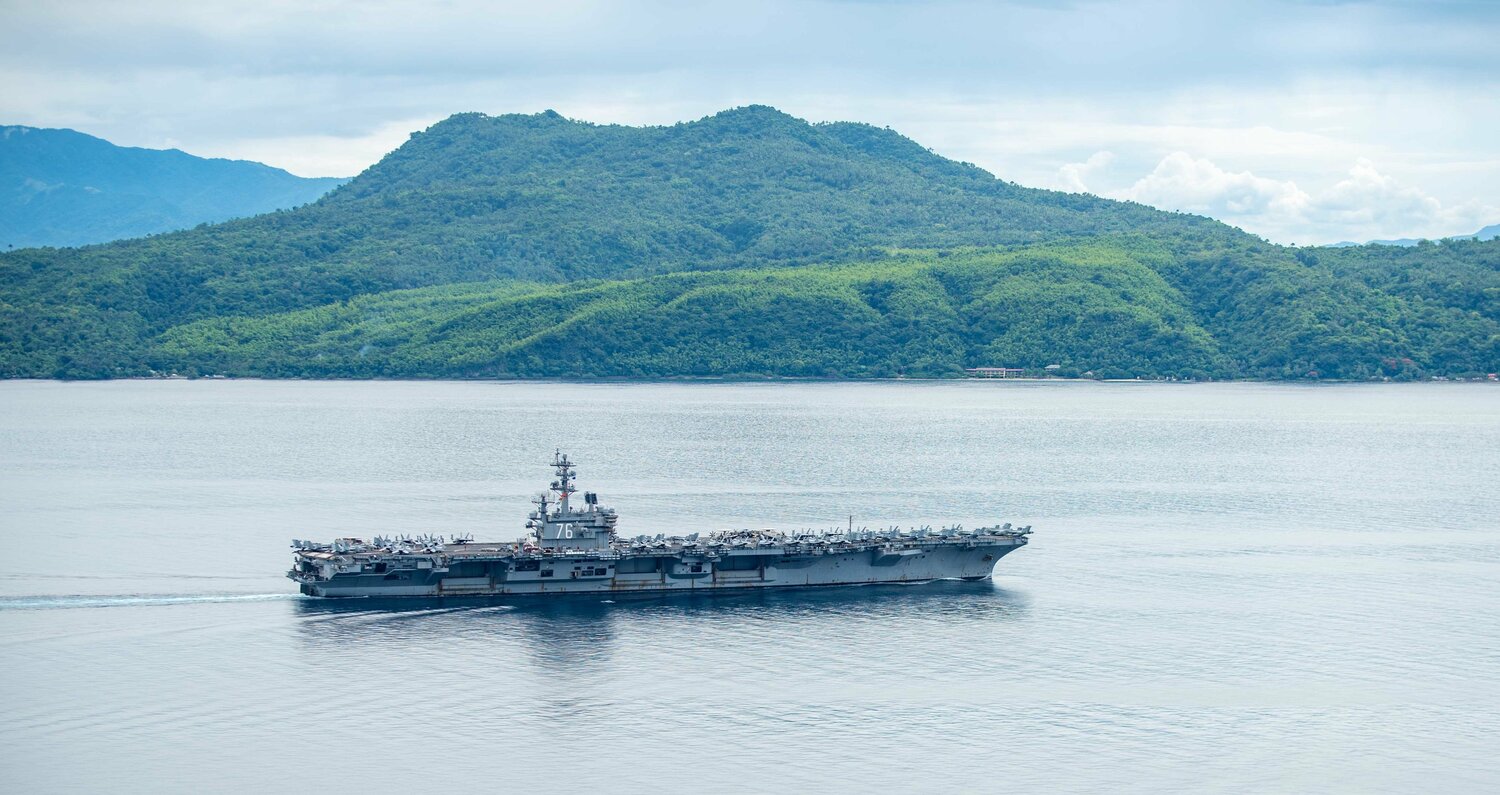 「雷根號」打擊群菲律賓海就位 解放軍一南一北雙航艦出港