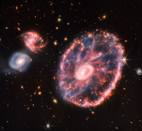 銀河竟存在5億光年外車輪星系! NASA曝韋伯太空望遠鏡新發現