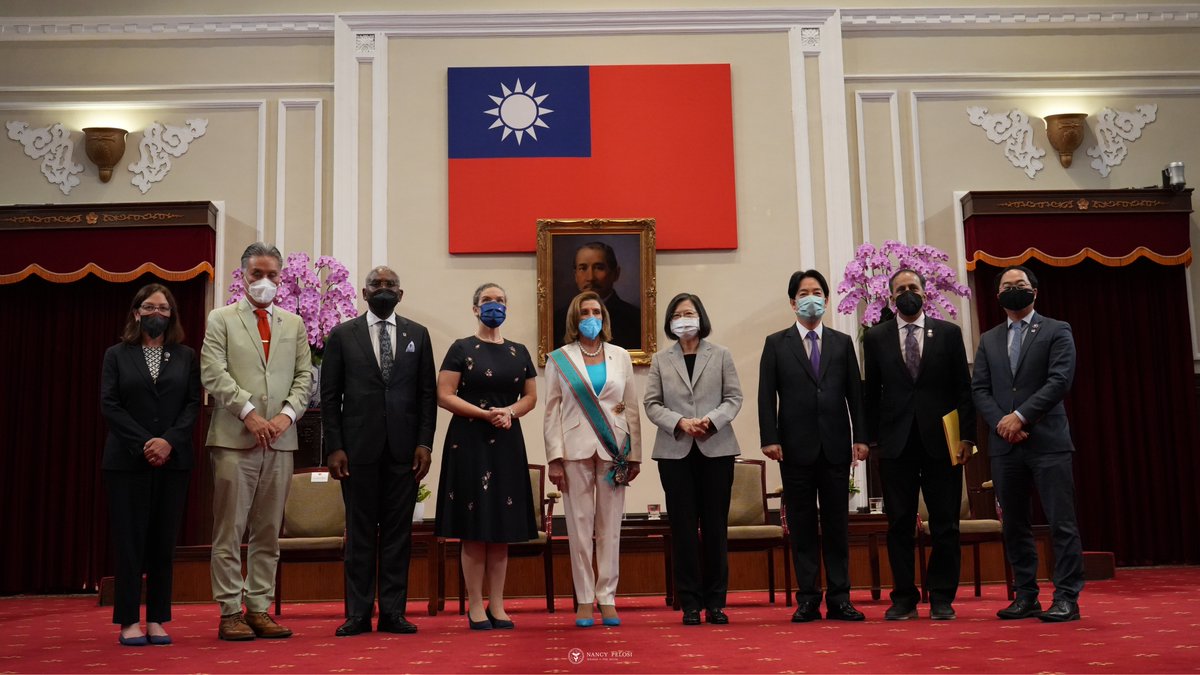 美國聯邦眾議院議長裴洛西不顧中共要擊落她的座機的野蠻恐嚇，來台灣訪問。   圖：擷自裴洛西推特