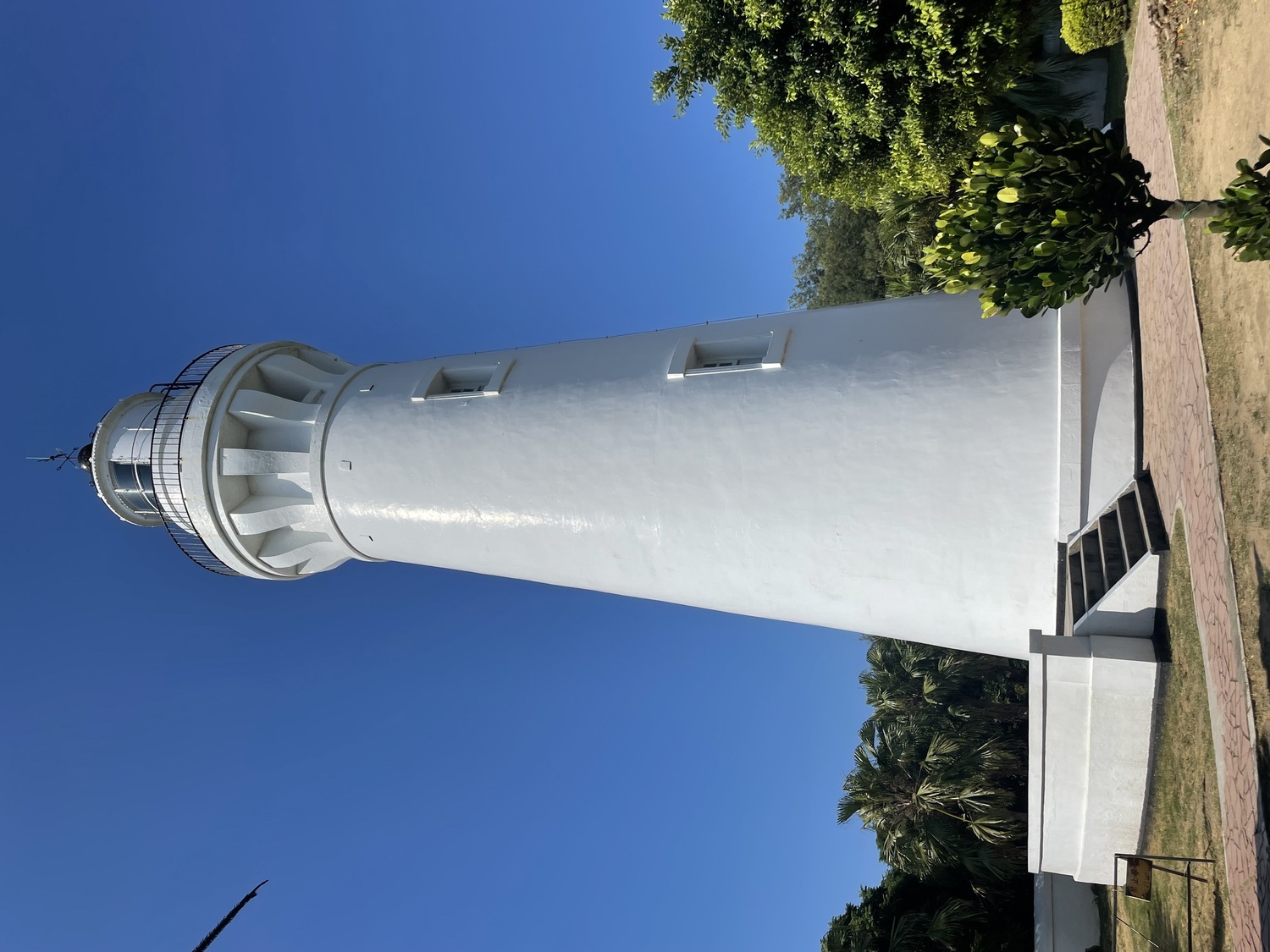 桃園最美純白古蹟白沙岬燈塔園區，將於8月15日至22日暫時關閉。   圖：交通部航港局 /提供