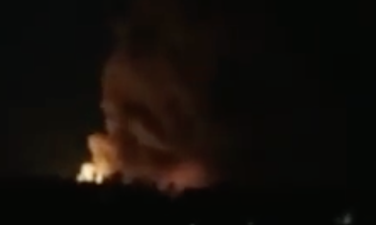 烏克蘭稱俄羅斯軍隊經歷了「地獄之夜」。據當地居民描述，一夜之間聽到數十次爆炸聲。   圖：翻攝自Twitter