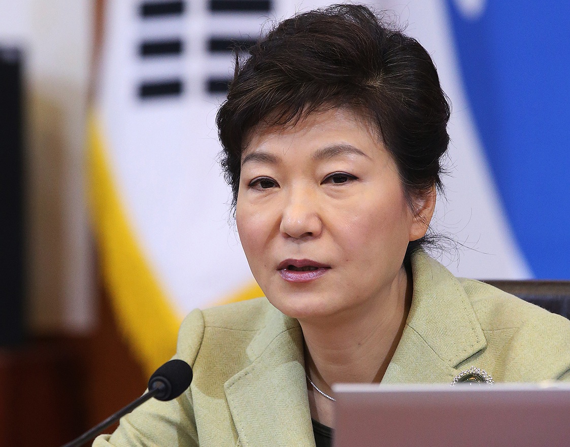 朴槿惠获特赦正式出狱，如何看待韩执政党此举的醉翁之意