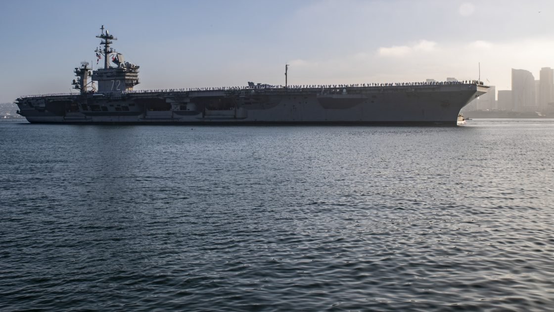 美國航空母艦「林肯號(CVN-72)」，8月11日返回加州科羅納多北島海軍航空站（Naval Air Station North Island）。   圖：翻攝U.S. Navy （資料照）