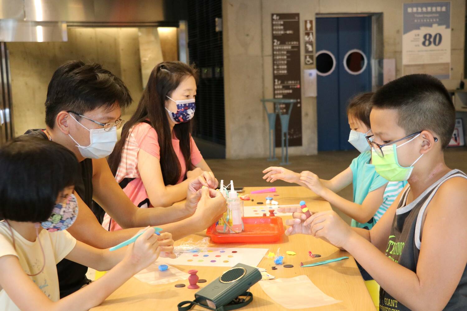 十三行8月份DIY活動廣受親子客群喜愛。   圖：十三行博物館提供