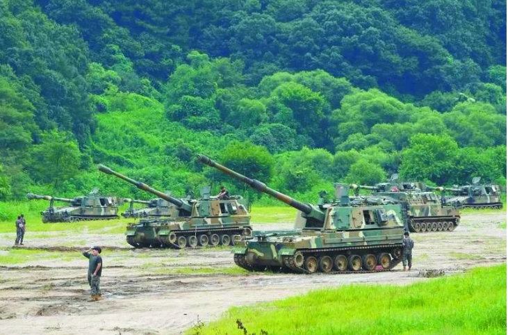  美韓「乙支自由護盾」（UFS）聯合軍演中的韓國自走砲。(資料照) 圖 : 翻攝自環球網 