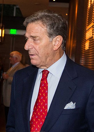 美國眾議院議長裴洛西(Nancy Pelosi)丈夫保羅(Paul Pelosi)於 28 日遭襲擊,倒臥血泊之中。 圖:翻攝自維基百科 美國眾議院議長裴洛西(Nancy Pelosi)丈夫保羅(Paul Pelosi)於 28 日遭襲擊,倒臥血泊之中。 圖:翻攝自維基百科