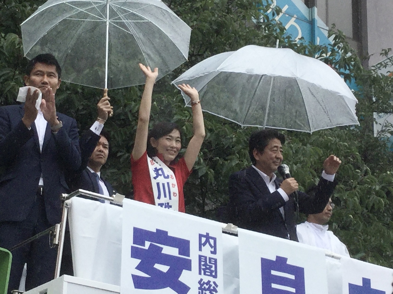 安倍是史上在位期間最長的首相,選舉也都大勝,死後爆出有動員統一教組織力量問題,圖為2019年7月參議員選舉。 圖:劉黎兒攝 安倍是史上在位期間最長的首相,選舉也都大勝,死後爆出有動員統一教組織力量問題,圖為2019年7月參議員選舉。 圖:劉黎兒攝