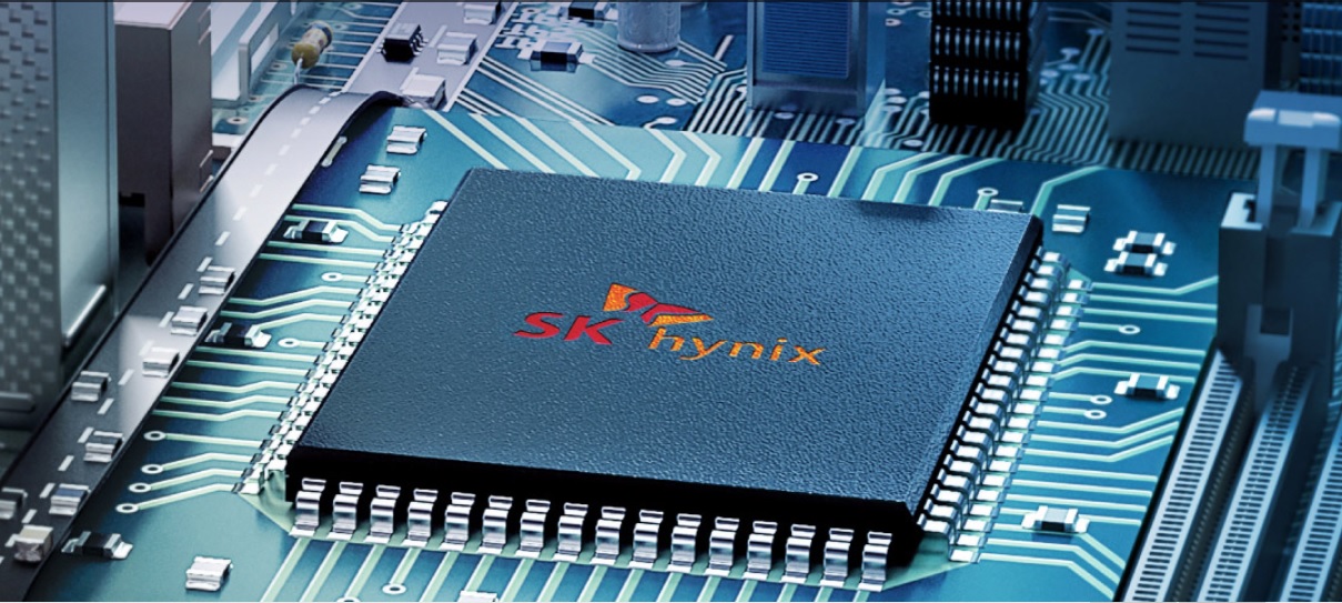 全球消費電子正經歷由 AI 引爆的記憶體超級週期，DRAM 與 NAND 閃存價格飆升，嚴重侵蝕以低階手機為主的傳音獲利防線。 圖：取自SK海力士官網 