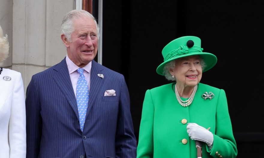 英國女王伊麗莎白二世(Queen Elizabeth II)於英國時間 8 日逝世,由現年 73 歲的王儲查爾斯(Charles III)繼位成為英國國王。 圖:翻攝自英國皇室臉書 The Royal Family 英國女王伊麗莎白二世(Queen Elizabeth II)於英國時間 8 日逝世,由現年 73 歲的王儲查爾斯(Charles III)繼位成為英國國王。 圖:翻攝自英國皇室臉書 The Royal Family
