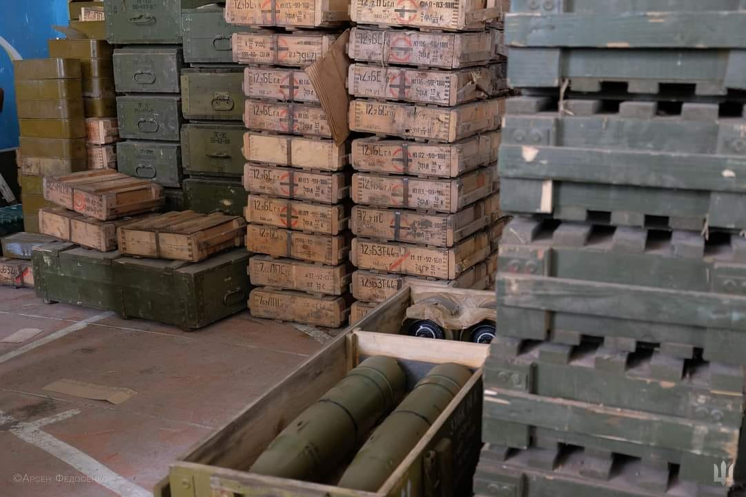 烏軍全面反攻，繳獲俄軍大批武器彈藥。   圖 : 翻攝自烏克蘭武裝司令部臉書