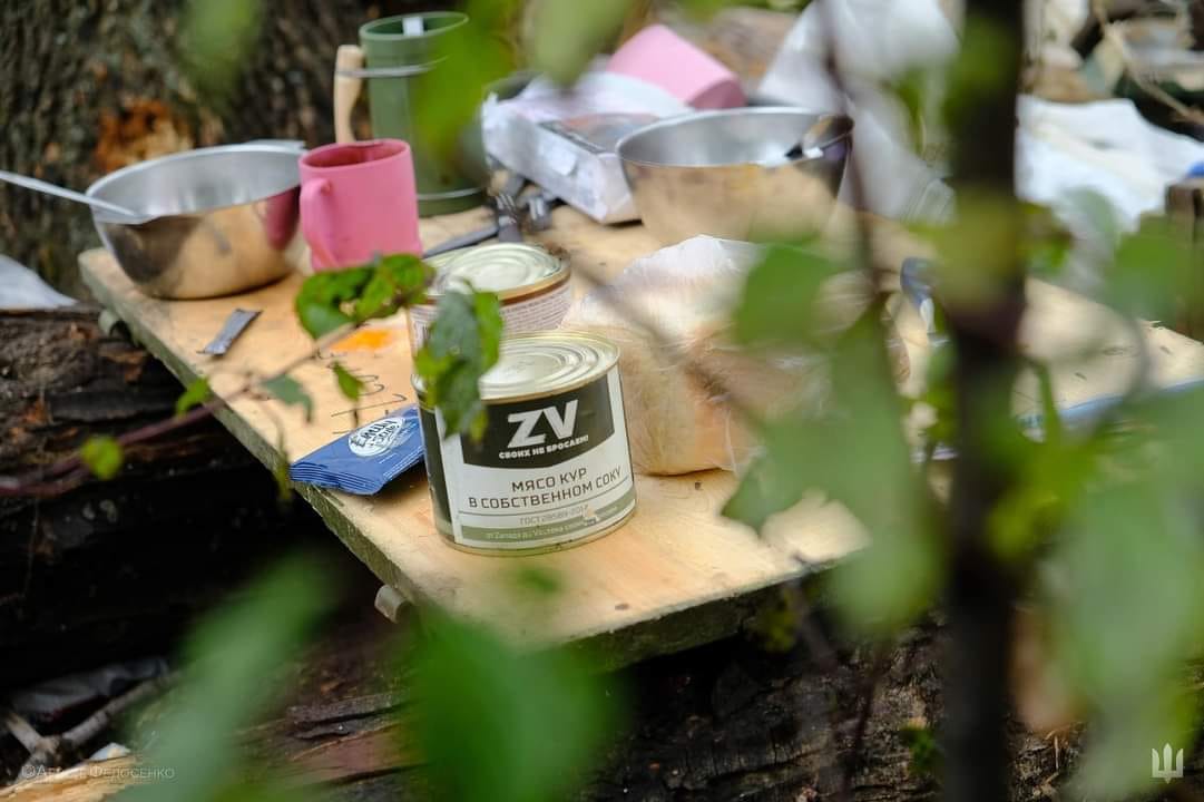 烏克蘭防衛司令部公布的照片顯示,俄軍吃飯到一半倉皇落跑。 圖 : 翻攝自烏克蘭防衛司令部臉書烏克蘭防衛司令部公布的照片顯示,俄軍運到前線的裝甲車還來不及卸下就被繳獲。 圖 : 翻攝自烏克蘭防衛司令部臉書烏克蘭防衛司令部公布的照片顯示,俄軍運到前線的裝甲車還來不及卸下就被繳獲。 圖 : 翻攝自烏克蘭防衛司令部臉書 烏克蘭防衛司令部公布的照片顯示,俄軍吃飯到一半倉皇落跑。 圖 : 翻攝自烏克蘭防衛司令部臉書烏克蘭防衛司令部公布的照片顯示,俄軍運到前線的裝甲車還來不及卸下就被繳獲。 圖 : 翻攝自烏克蘭防衛司令部臉書烏克蘭防衛司令部公布的照片顯示,俄軍運到前線的裝甲車還來不及卸下就被繳獲。 圖 : 翻攝自烏克蘭防衛司令部臉書
