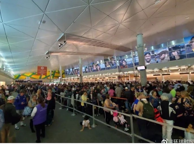 拜登提到 :「美國身為現代航空業的始祖，但卻放任我們的機場落後於競爭對手。世界前 25 名的機場沒有一個是美國的」。   圖 : 翻攝自環球時報