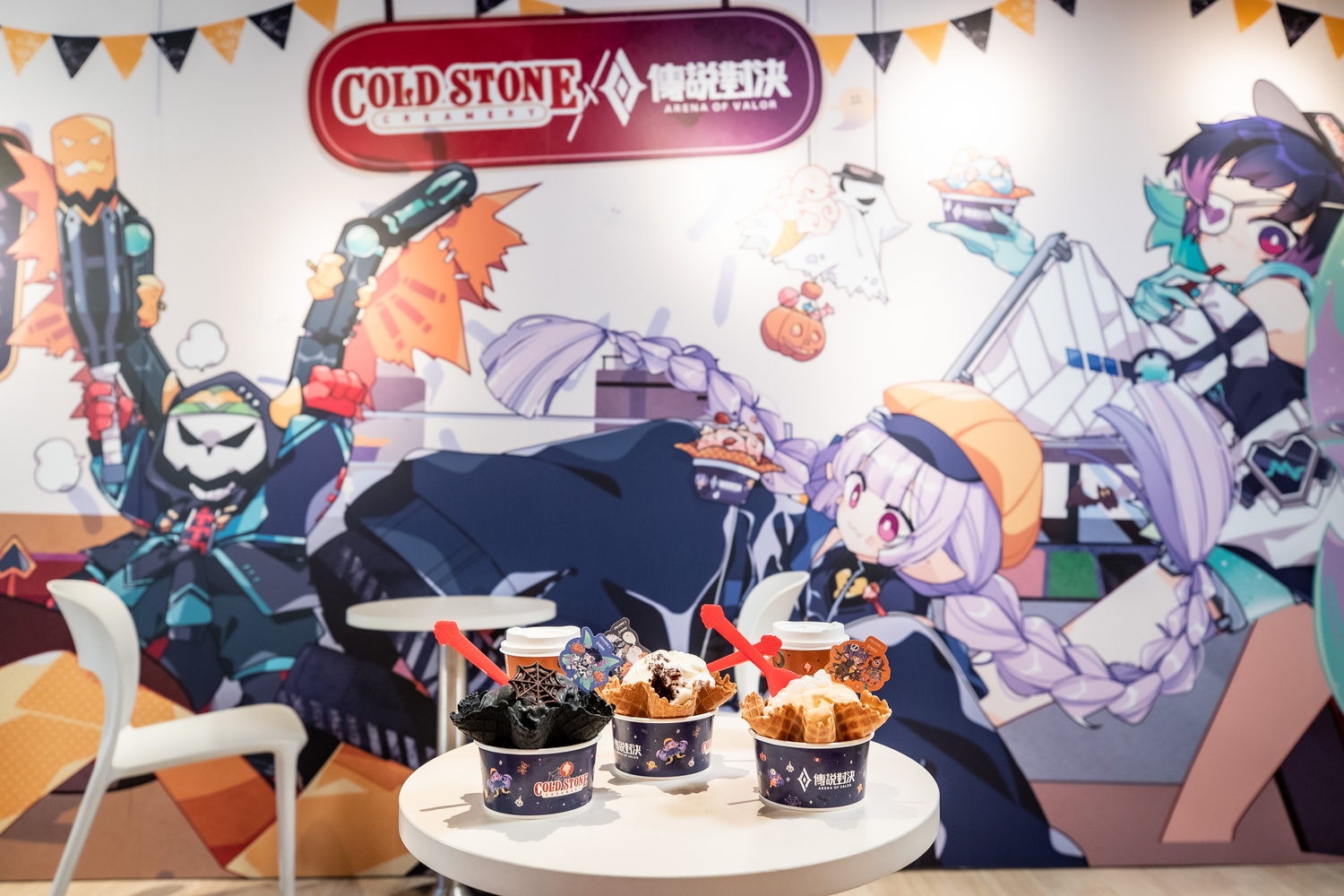 多款聖誕節裝飾於主題店內邀玩家同樂 圖：Garena/提供