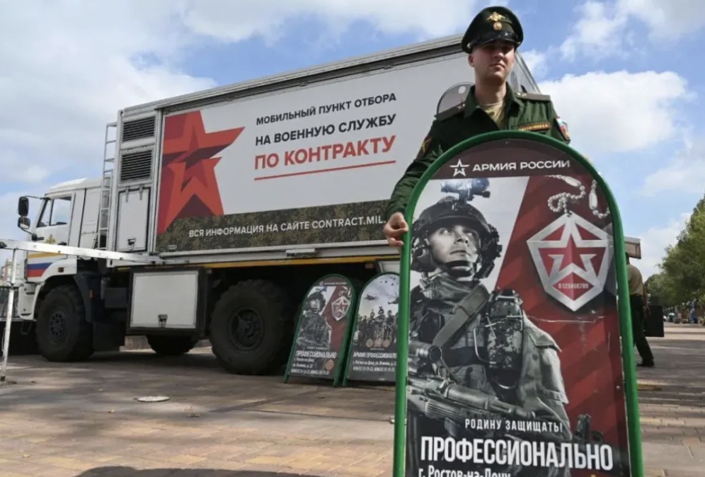 俄軍最新徵兵卡車曝光，稱要找「真男人」。   圖：翻攝自樞密院十號。（資料照）