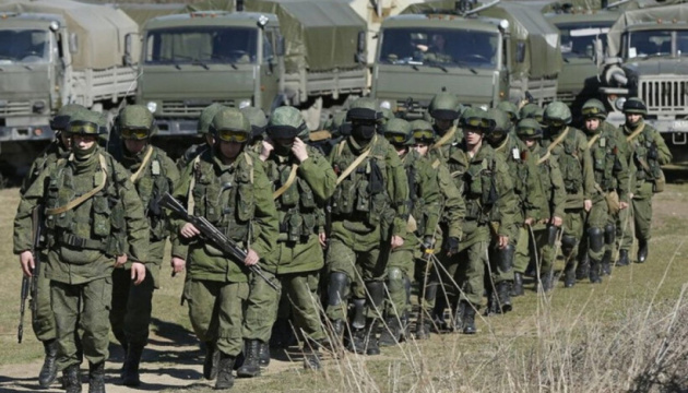 俄軍方宣傳，在普丁下令「部份動員」的24小時內有10000人主動向動員辦公室報到，但外界普遍存疑。   圖：翻攝ukrinform（資料照）