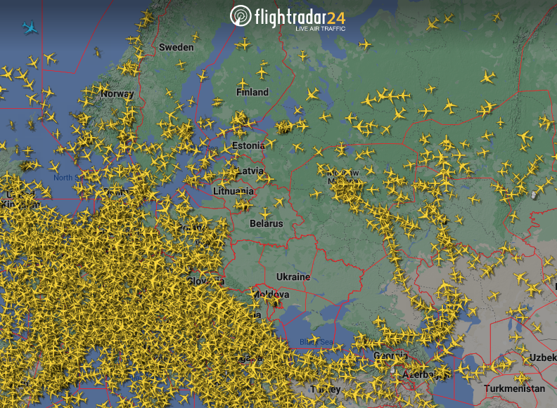 Flightradar24網站發現有大量班機從俄羅斯離境。 圖:翻攝自推特 Flightradar24網站發現有大量班機從俄羅斯離境。 圖:翻攝自推特