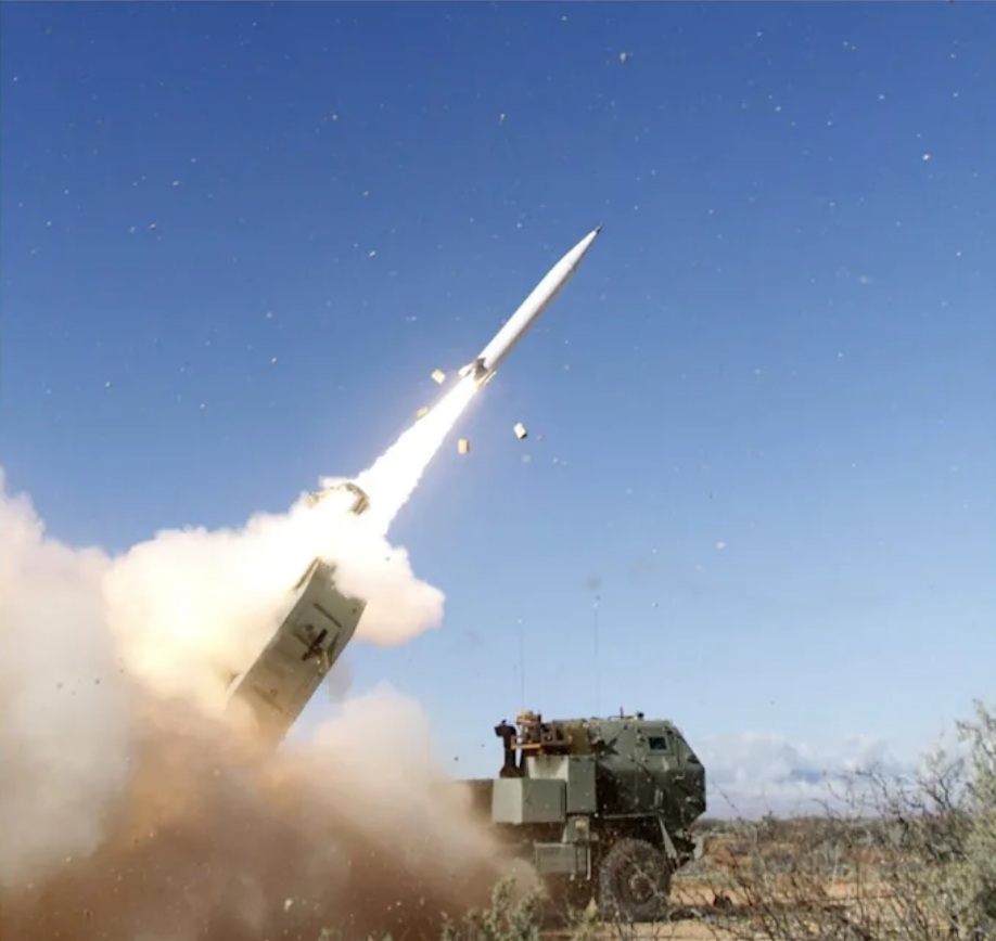  美國陸軍HIMARS系統試射射程可達1000公里「精確打擊飛彈」(PrSM)。 圖：翻攝US ARMY(資料照片) 
