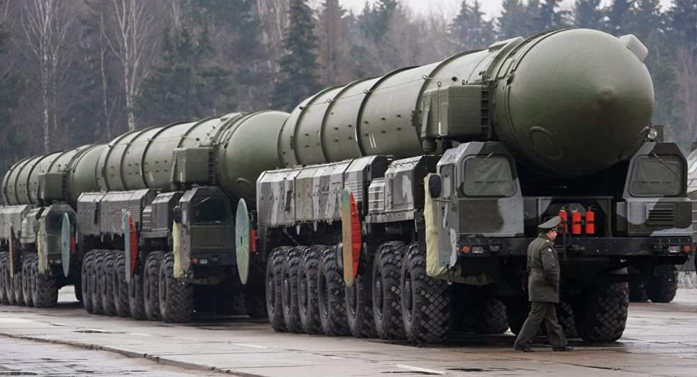 俄國薩爾馬特是一款超音速洲際導彈，可以攜帶10個重達1噸的大當量核彈頭，或15-24個較輕的核彈頭。   圖：翻攝自@marymodestus推特