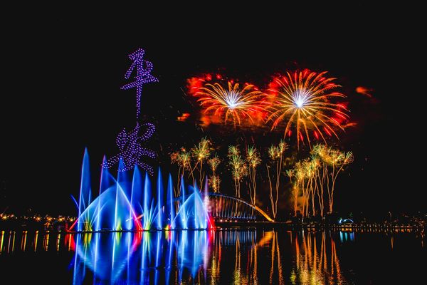 今年國慶煙火將結合水舞光雕、無人機點與弦樂團表演，總長45分鐘。 圖：翻攝嘉義縣長翁章梁臉書專頁