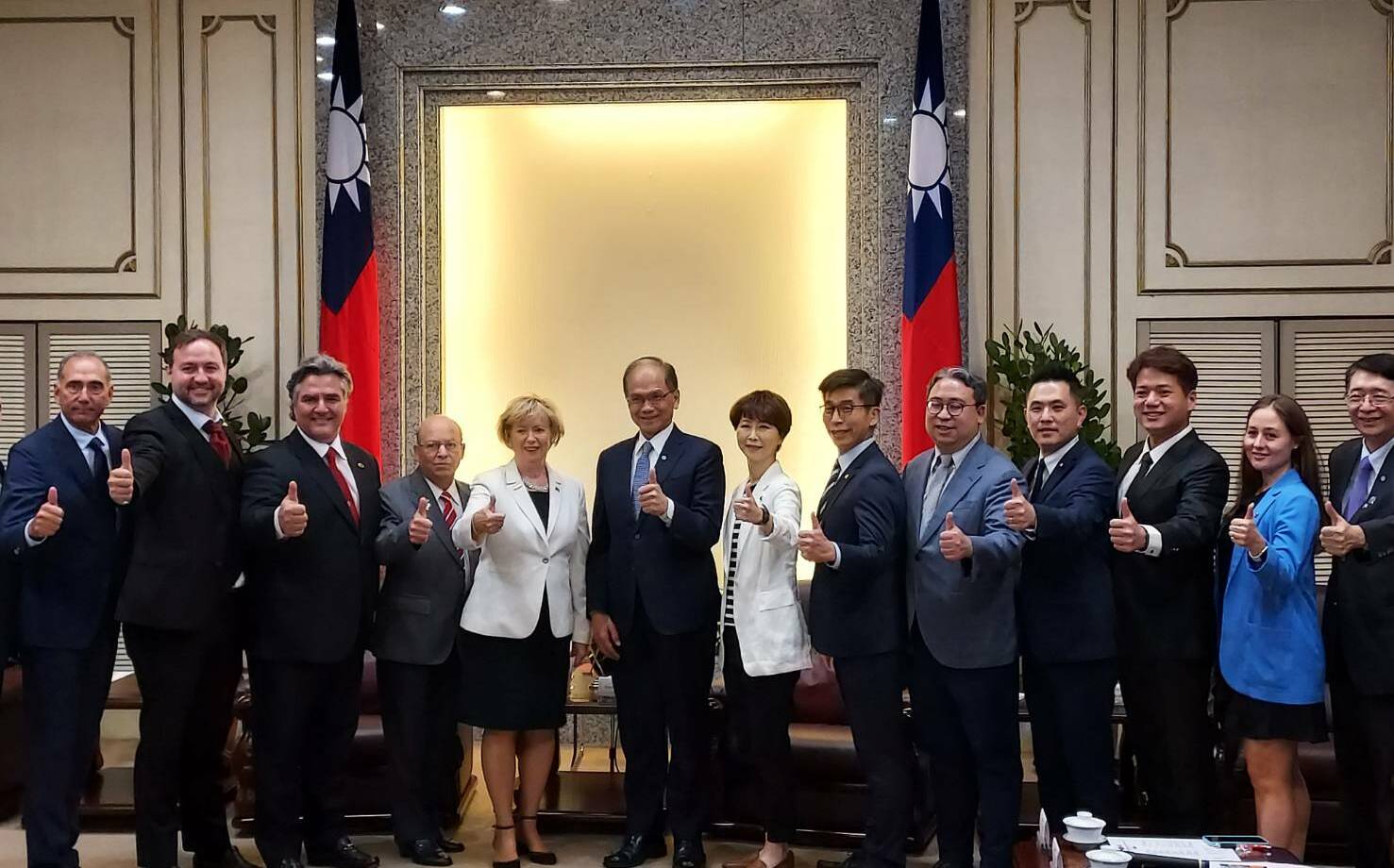 上任後首度接待加國訪團 游錫堃：台灣中國一邊一國 | 政治 | Newt