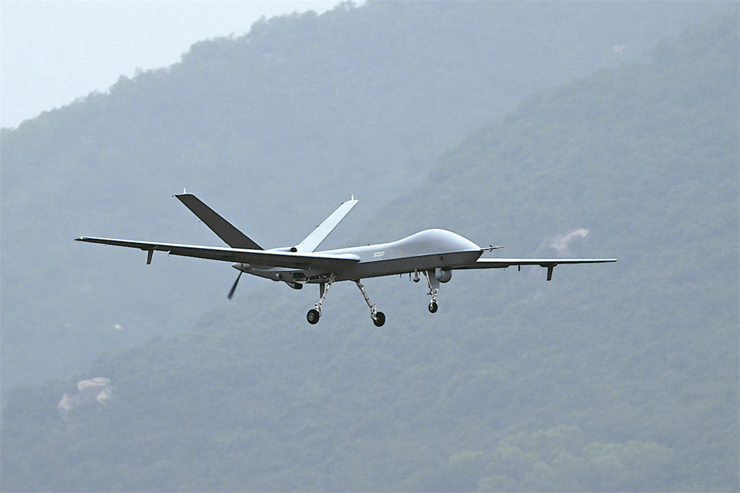 解放軍「攻擊-2」中高空長航時察打一體無人機8日將參與珠海航展動態展示。 圖:翻攝新華網 解放軍「攻擊-2」中高空長航時察打一體無人機8日將參與珠海航展動態展示。 圖:翻攝新華網