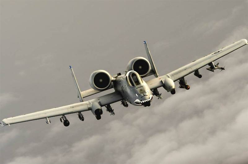 一架美軍A-10「雷霆二式」(Thunderbolt Ⅱ)攻擊機，在這次救援飛行員行動中也被擊落。(示意圖) 圖：翻攝US Air Force 