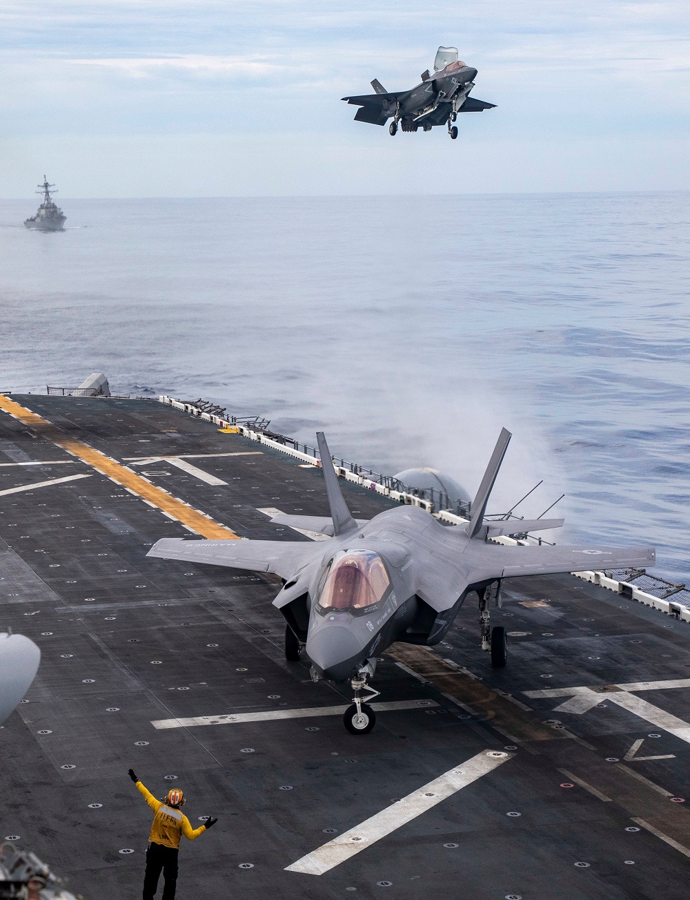 美國海軍「馬金島號(LHD-8)」兩棲突擊艦,9月份進行海上遠征部隊整合訓練,F-35B戰機起降。 圖:翻攝US NAVY 美國海軍「馬金島號(LHD-8)」兩棲突擊艦,9月份進行海上遠征部隊整合訓練,F-35B戰機起降。 圖:翻攝US NAVY