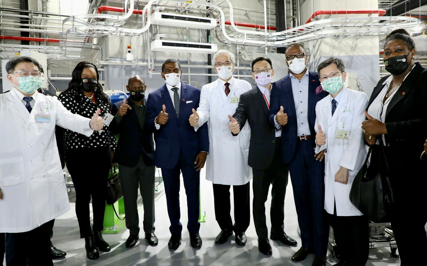 醫學外交傳佳話 克國醫生總理參訪北榮  大讚「重粒子」先進醫療！ | 生