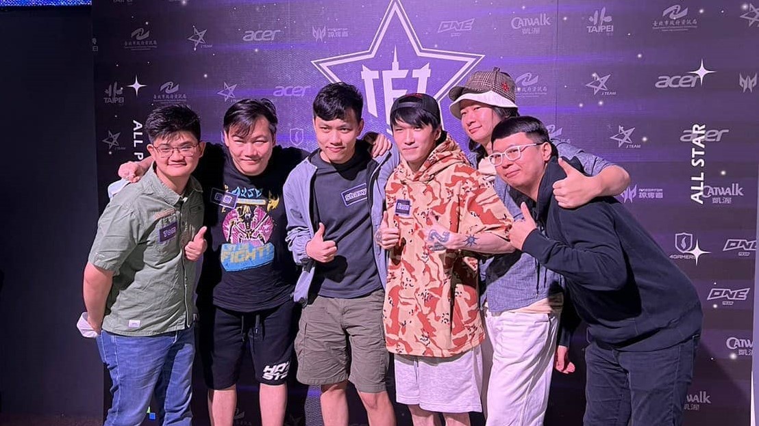 八位知名爐石KOL到場進行表演賽(Tom、搜憨、薛喜、Eason、廚爹、林阿罵 圖：杰藝文創/提供