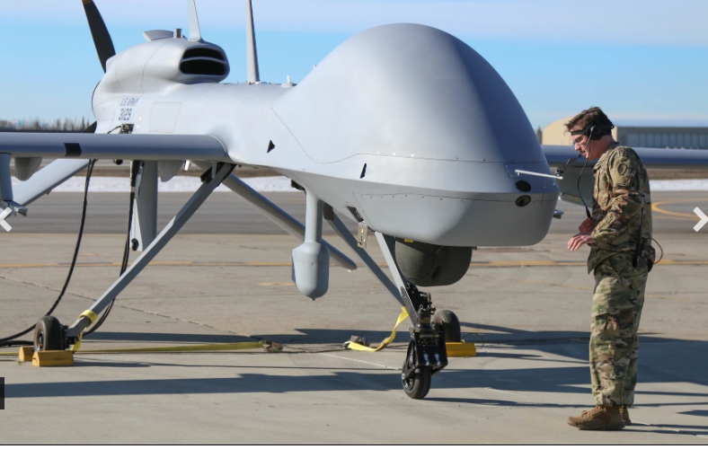 美軍正在操控MQ-1C 「灰鷹」無人機。 圖 : 翻攝自PACOM