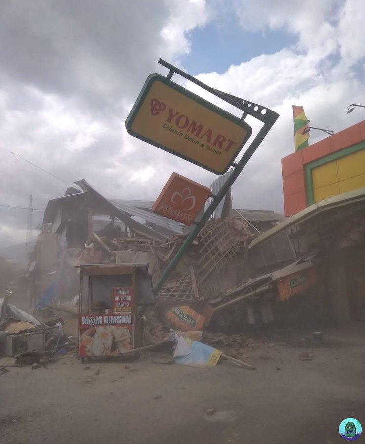 印尼地震46死 房屋倒塌 医院外挤满伤患【视频】
