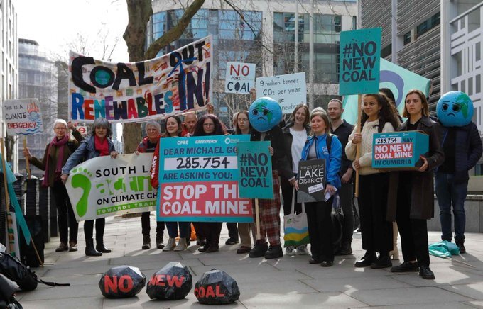 英國政府批准煤礦開採，環團上街抗議。   圖:翻攝自推特 Anti*Capitalist Resistance @AC_Resist