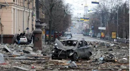 遭戰火蹂躪的烏克蘭赫爾松市區。   圖 : 翻攝自紅攝庫爾斯克
