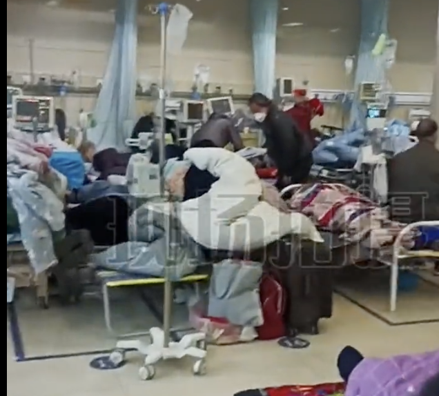 河北醫科大學醫院病患數爆量。   圖：翻攝自推特影片