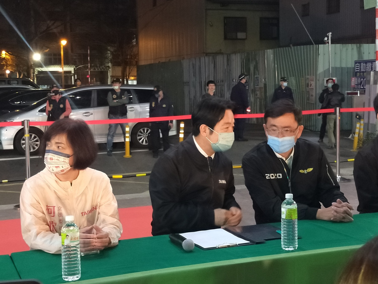 座談會上賴清德與黃國書不斷交換意見。唐復年/攝