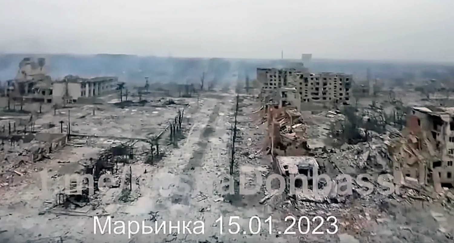 擁有近萬人口數的烏克蘭頓涅茨克州波克羅夫斯克區馬林卡市，1月15日曝光的殘破景象。 圖：翻攝Марьинка