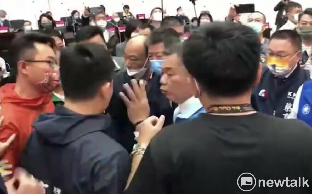 台南市議會召開臨時會 國民黨杯葛邱莉莉引發衝突 | 政治 | Newta