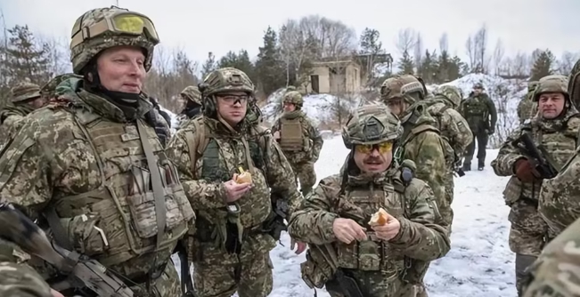 隨著戰事延長,俄軍後勤補給備受考驗。 圖 : 翻攝自羅富強觀察室(資料照) 隨著戰事延長,俄軍後勤補給備受考驗。 圖 : 翻攝自羅富強觀察室(資料照)