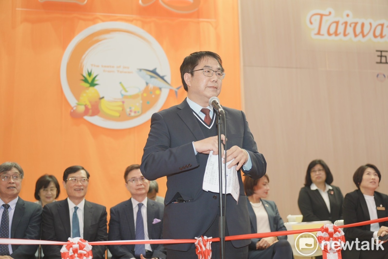 台南市長黃偉哲連任三個月　TVBS民調：滿意度下滑至45%