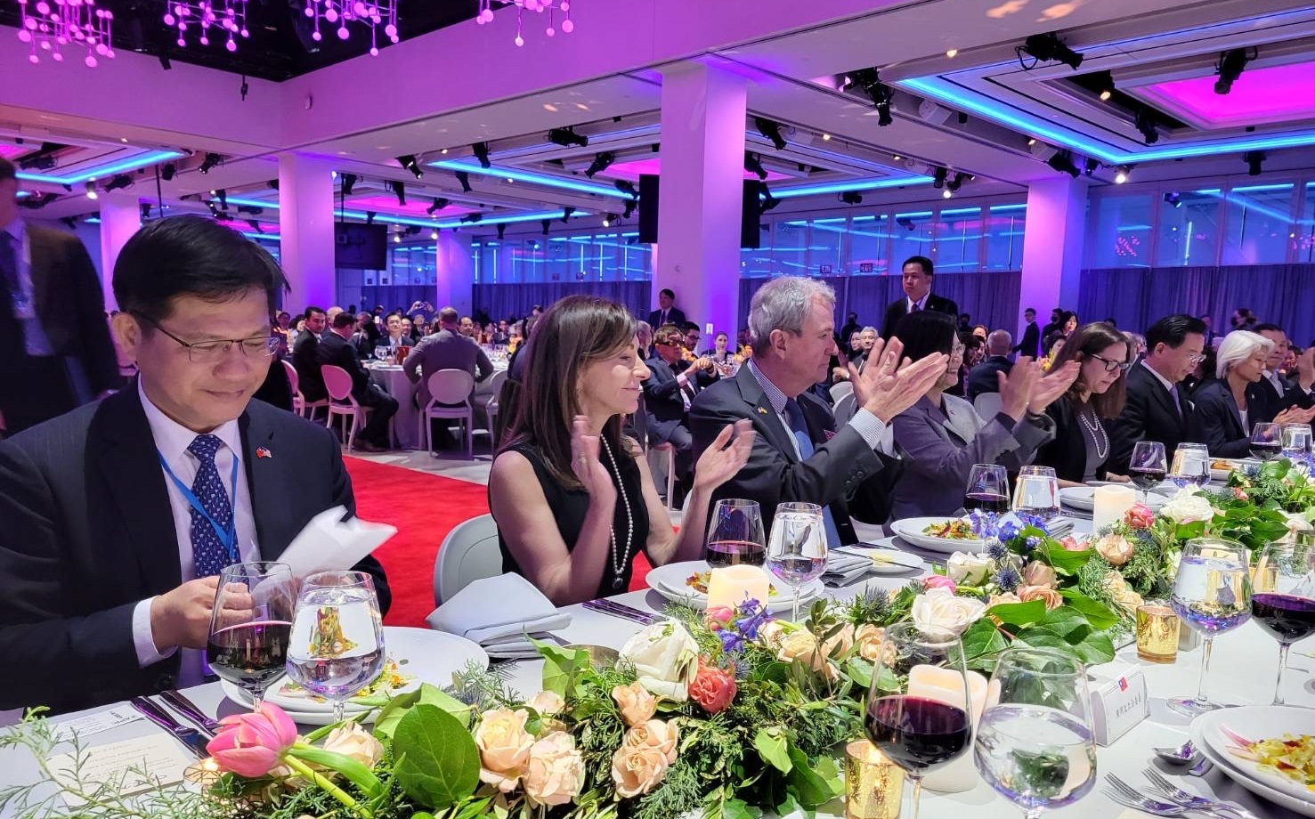 蔡總統抵達首站紐約舉辦僑宴  台僑熱情參與大開67桌  