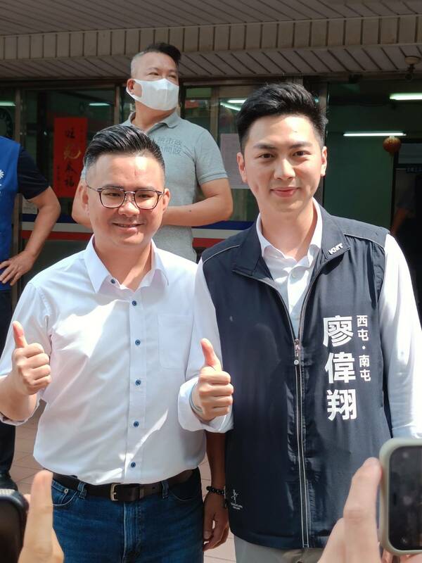 黃健豪與廖偉翔今天先後辦妥初選登記。唐復年/攝