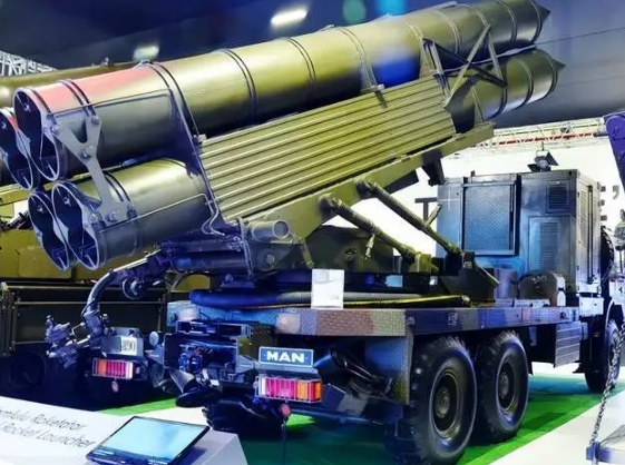 中國製衛士遠程火箭砲,在這次武裝衝突中,疑似也有一台已經被叛軍收入囊中。 圖 : 翻攝自第一軍情 中國製衛士遠程火箭砲,在這次武裝衝突中,疑似也有一台已經被叛軍收入囊中。 圖 : 翻攝自第一軍情