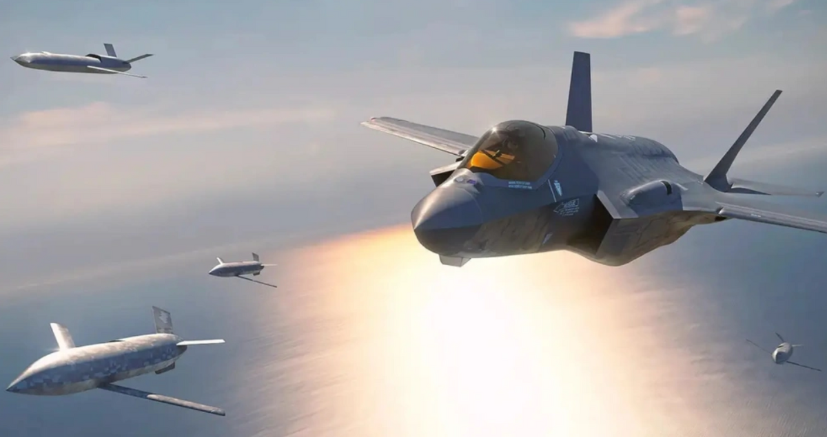  美軍 F-35 攜帶忠誠僚機 圖：翻攝自河東三叔 