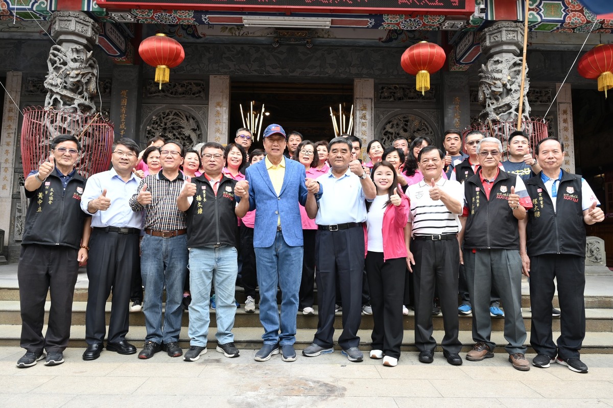 繼先前獲台中地方派系顏家力挺後,郭台銘今又獲得雲林張家支持。 圖:西螺福興宮太平媽臉書