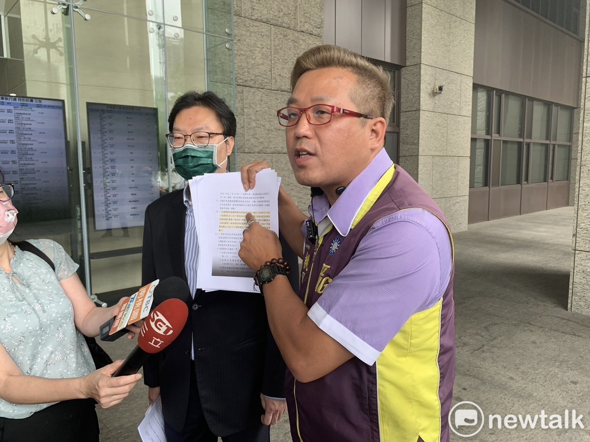 對於李孝亮道歉，黃敬平直言，李孝亮不需要道歉，也不認為他有說錯什麼東西。   圖：林昀真/攝