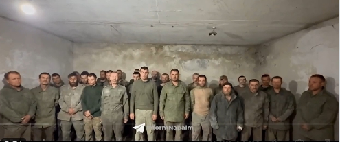 俄國 28 名「風暴部隊」成員集體向烏軍投降後，錄影向普丁發出聲明。 圖 : 翻攝自推特